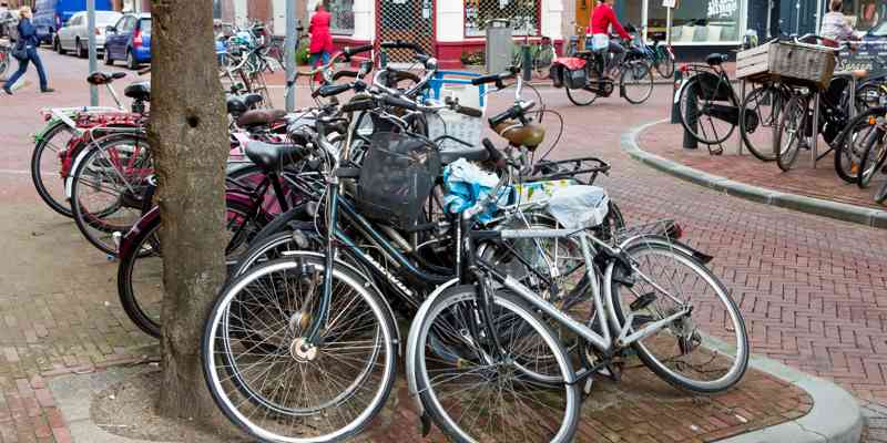 Weesfietsen-Zeeheldenkwartier-worden-opgeruimd