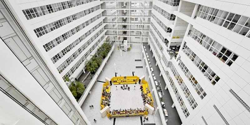 atrium-stadhuis-Den-Haag-city-hall-the-Hague