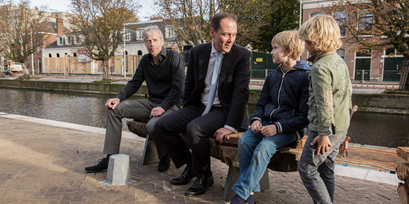 Opening nieuwe kademuur Veenkade